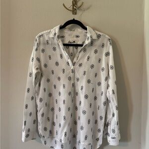 🖤🤍 LOFT White and Black Button Down Shirt with V-Neck
